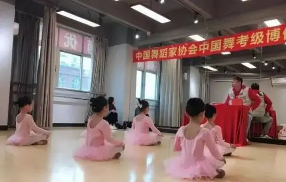 刻苦训练篮球时如何避免受伤的建议_2